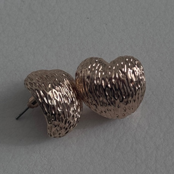 Heart Shaped Earrings in Gold Color - Picture 1 of 5